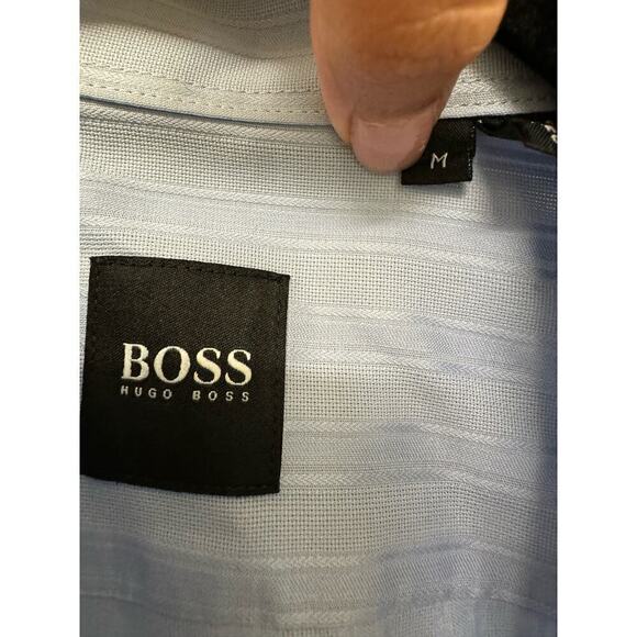 Hugo Boss Light Blue Button Down Regular Fit Dress Shirt Size Medium Cotton - Picture 3 of 8